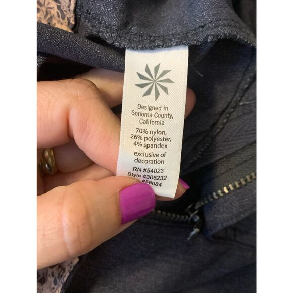 Athleta gray zippered pockets mini skirt size 10 - Picture 4 of 9